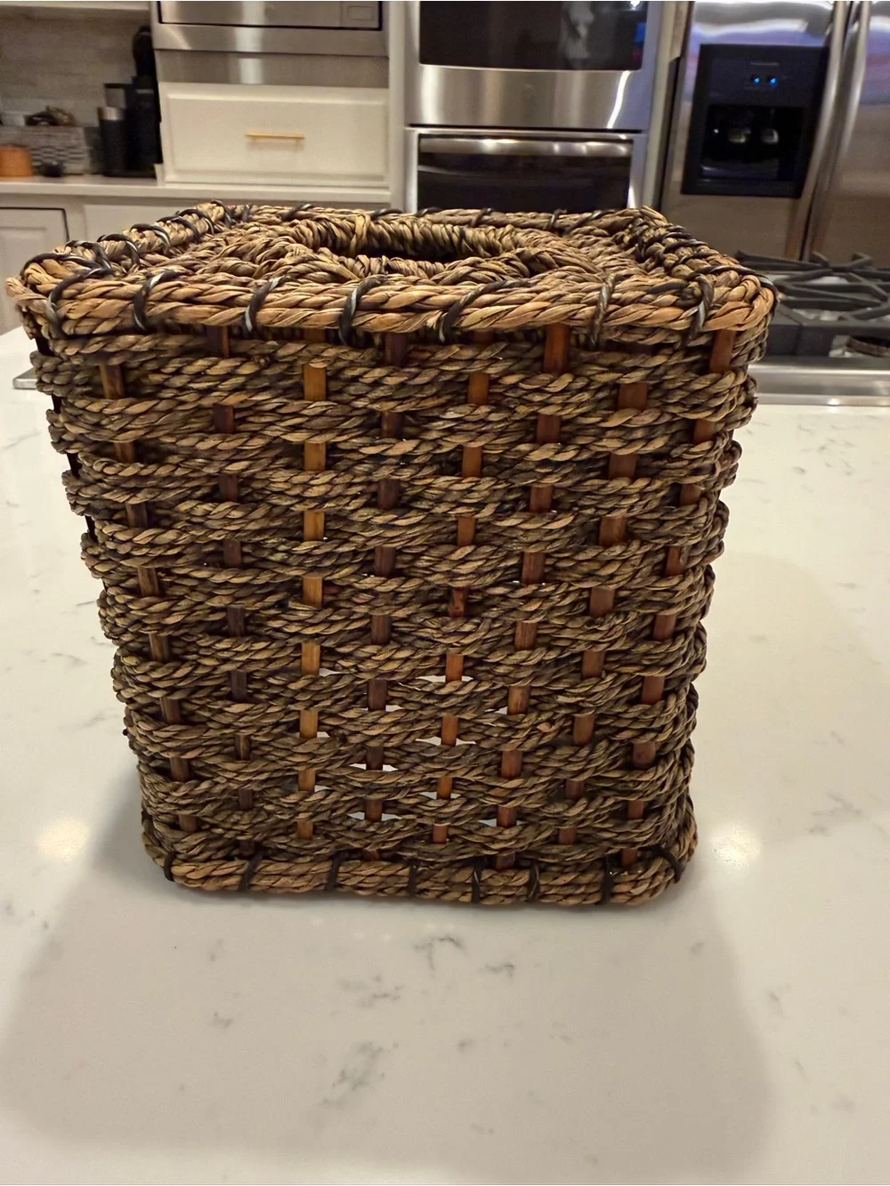 Handwoven Seagrass Tissue Box Cover | Rustic Farmhouse Coastal Decor